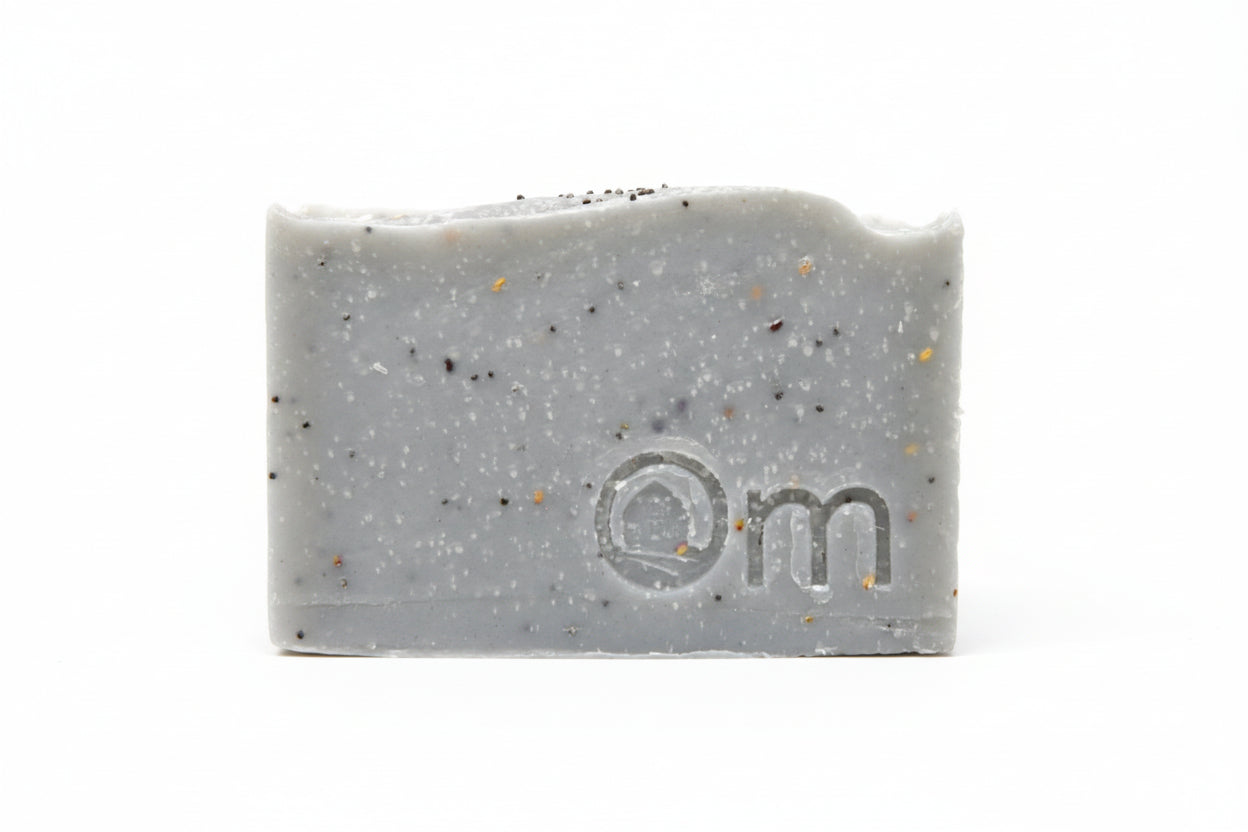 Om Naturale Cool Farmcrafted Soap, natural exfoliating soap bar with peppermint, rosemary, lavender and cedarwood essential oils and poppy and red clover seeds for scrub