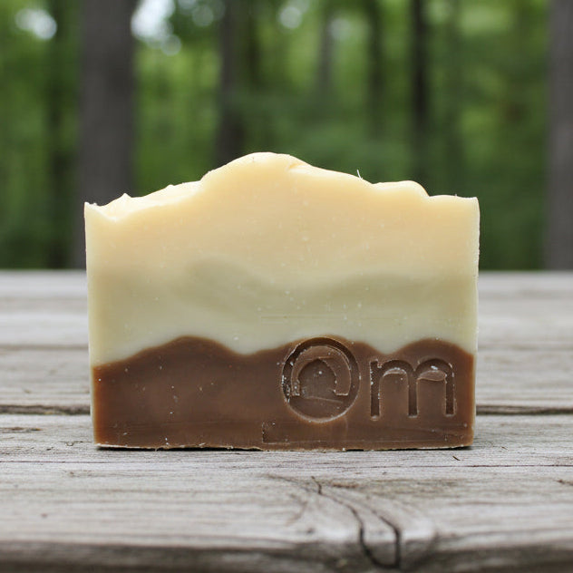 Glacier Farmcrafted Soap by Om Naturale showing woodsy essential oil blend with bay laurel, clary sage, cedarwood and pine, natural Canadian soap bar